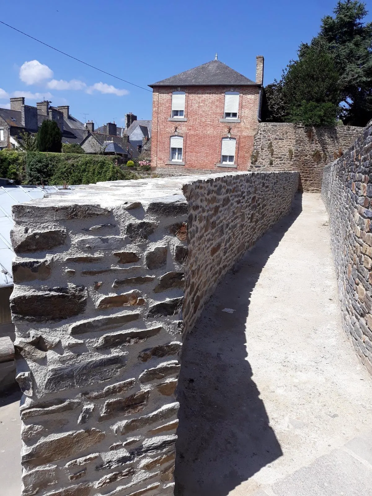 Rénovation murs remparts - Dol de Bretagne